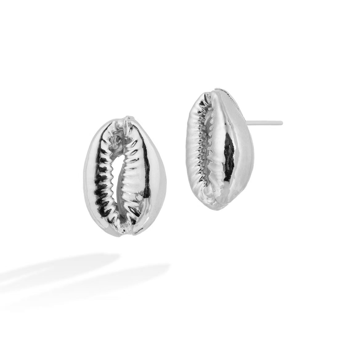 Miyama Biojoias  Cowrie Shell Earring