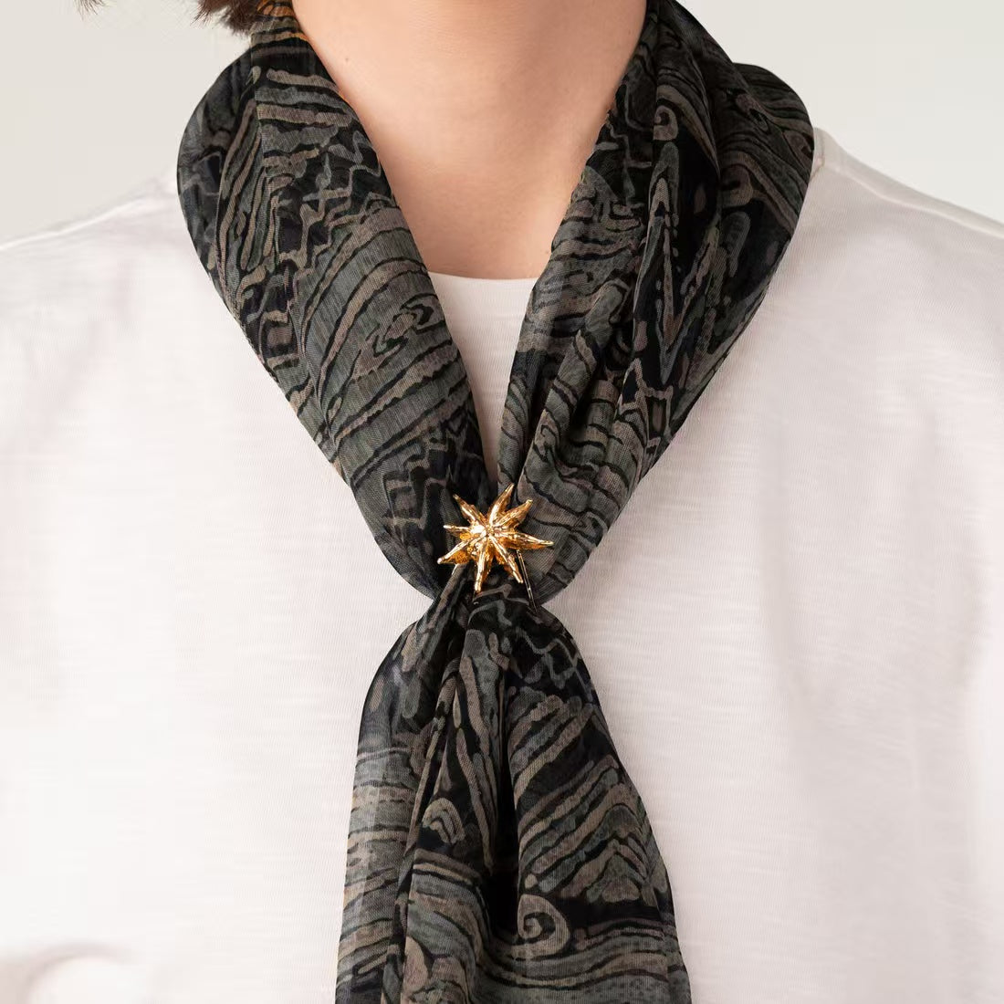 Miyama Biojoias  Star Anise Clip