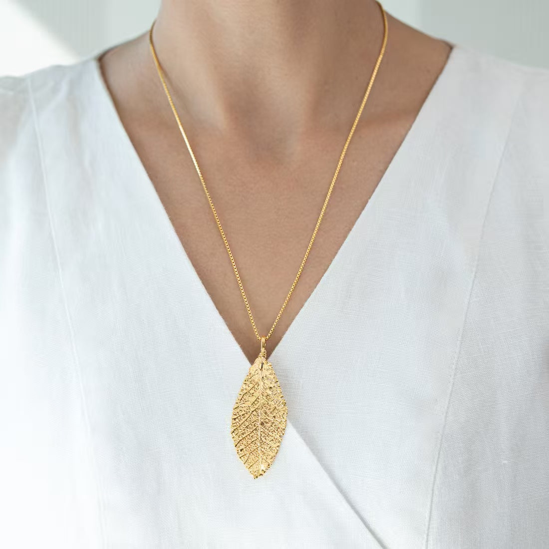 Miyama Biojoias  Skeletonized Leaf Spindel  Necklace